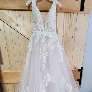 Wilderly Wedding Dress - Brand New